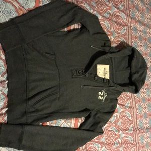 Hollister Buttoned Hoodie
